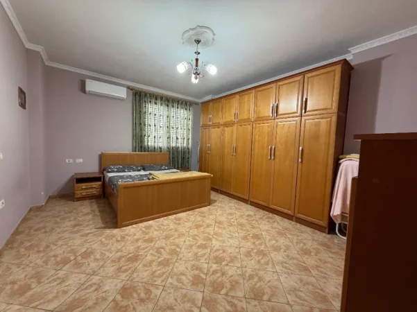 Tirane, jepet me qera apartament 1+1+Ballkon Kati 3, 70 m² 500 € 