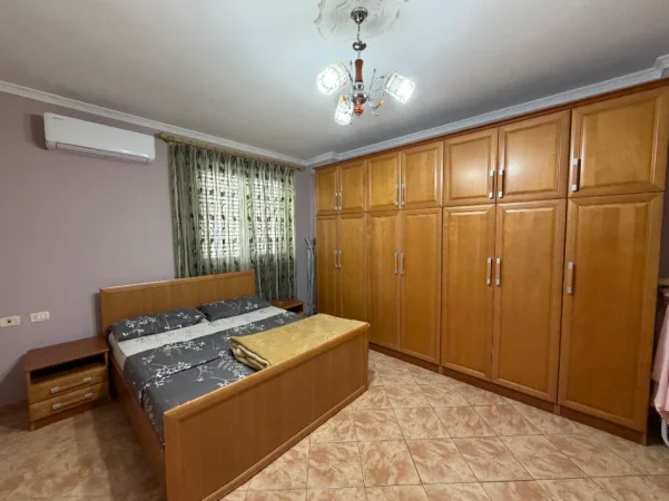 Tirane, jepet me qera apartament 1+1+Ballkon Kati 3, 70 m² 500 € 