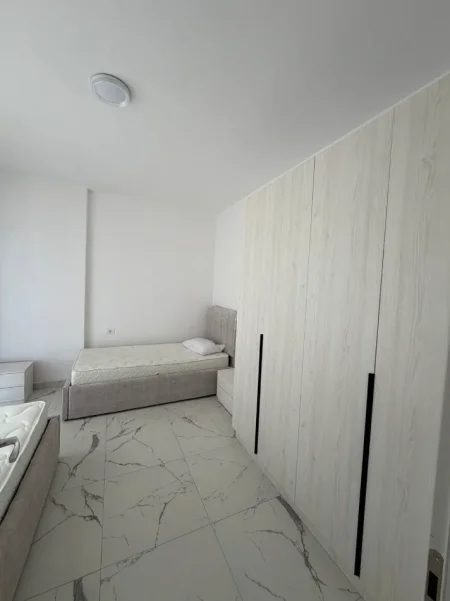 Shqiperi, jepet me qera apartament 2+1 Kati 8, 90 m² 550 € (Univers City)