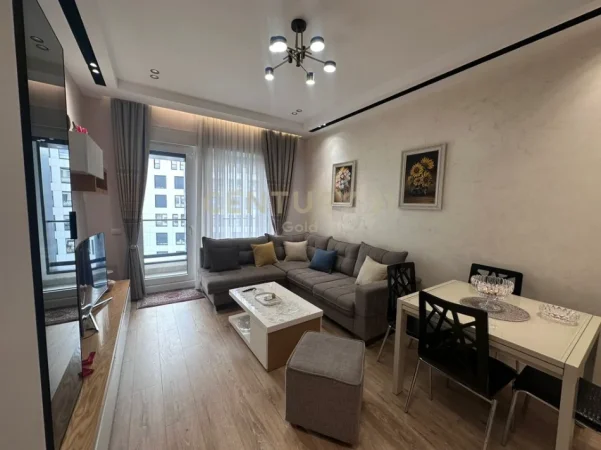 Tirane, jepet me qera apartament 1+1 Kati 9, 65 m² 700 € (21 dhjetori kompleksi magnet)