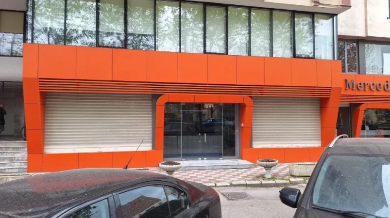Tirane, jepet me qera ambient biznesi Kati 0, 200 m² 3.000 € (DRITAN HOXHA)
