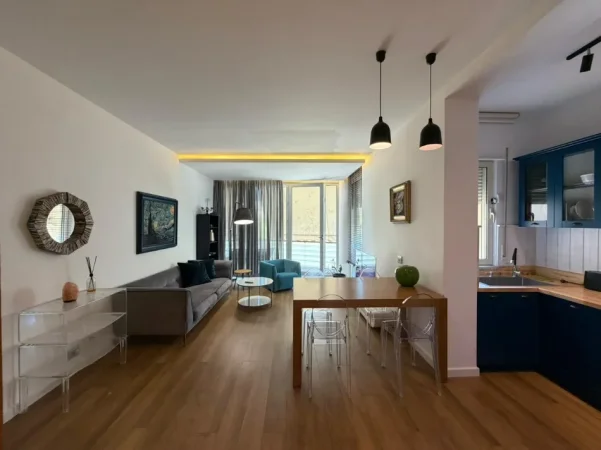 Tirane, jepet me qera apartament 2+1 Kati 3, 105 m² 900 € (Liqeni i Thate)