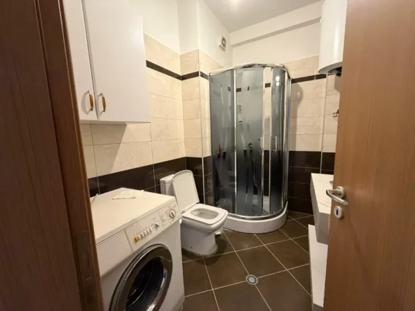 Tirane, jepet me qera apartament 1+1 Kati 3, 