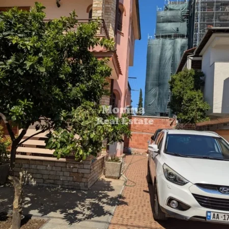 Tirane, shitet shtepi 4+1 Kati 3, 280 m² 515.000 € (Don Bosko)