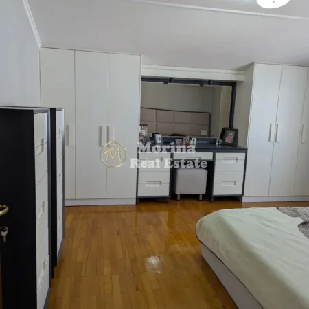 Tirane, shitet shtepi 4+1 Kati 3, 280 m² 515.000 € (Don Bosko)