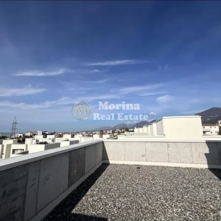 Tirane, jepet me qera Vile 4+1+Ballkon Kati 1, 200 m² 1.800 € (Farke)