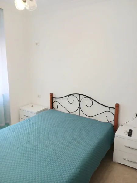 Tirane, jepet me qera apartament 2+1 Kati 2, 97 m² 520 € (Fresku)