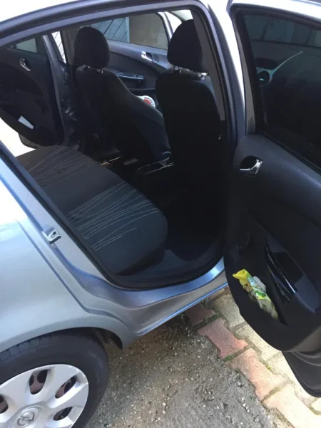 Tirane, shes makine OPEL Nafte, gri e erret manuale Kondicioner 250.000 km 3.000 €