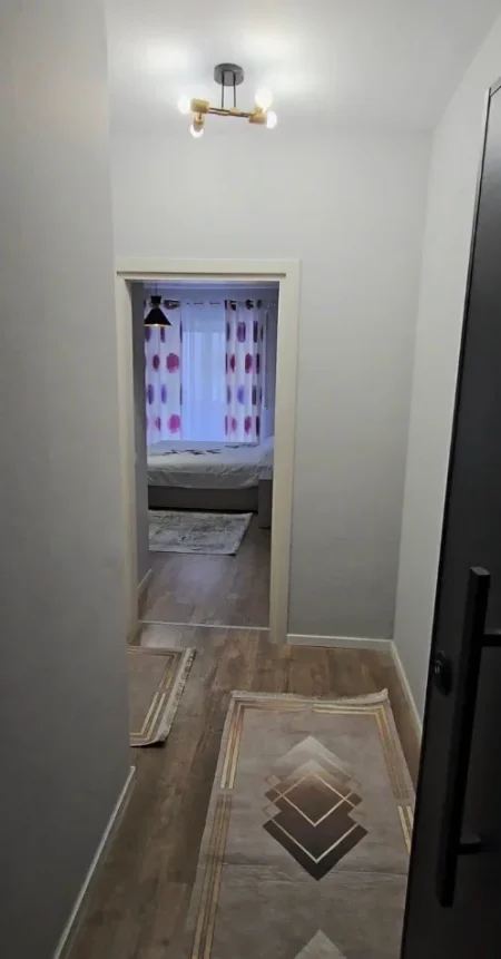 Tirane, jepet me qera apartament 1+1+Ballkon Kati 6, 80 m² 650 € 