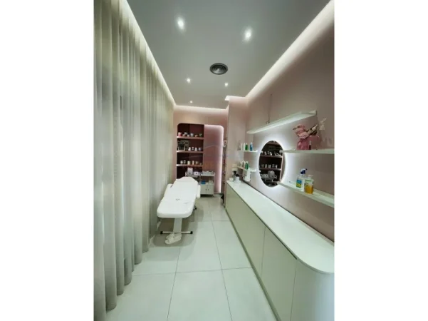 Tirane, shitet Kati 0, 64 m² 40.000 € (Kamez)