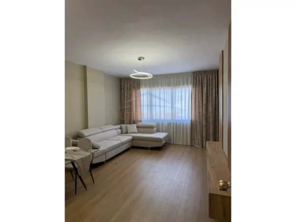 Tirane, shitet apartament 1+1 Kati 8, 73 m² 125.000 € (Unaza e re)