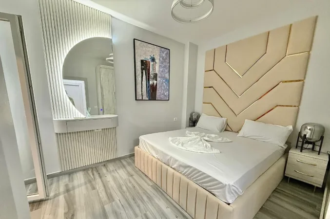 Shqiperi, jepet me qera apartament 2+1 Kati 4, 90 m² 550 € (FRESK)