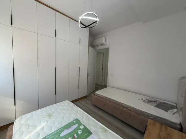 Tirane, jepet me qera apartament 2+1 Kati 4, 500 €
