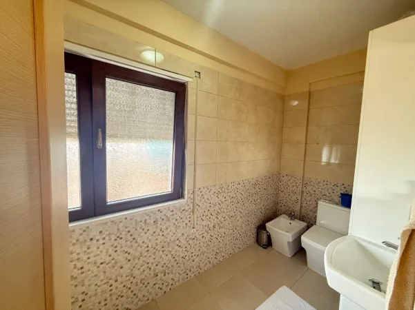 Tirane, shitet apartament 3+1 Kati 2, 120 m² 345.000 € (Kopshti botanik)