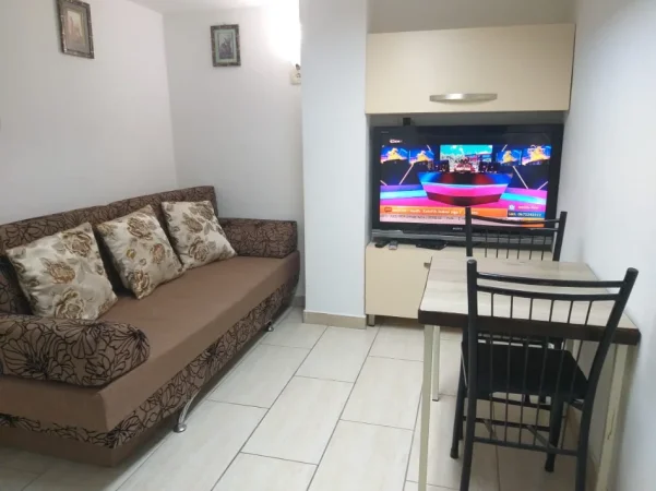 Tirane, jepet me qera apartament 1+1 Kati 2, 60 m² 370 € 