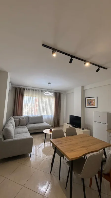 Tirane, jepet me qera 2+1 Kati 5, 100 m² 550 € (ASTIR)