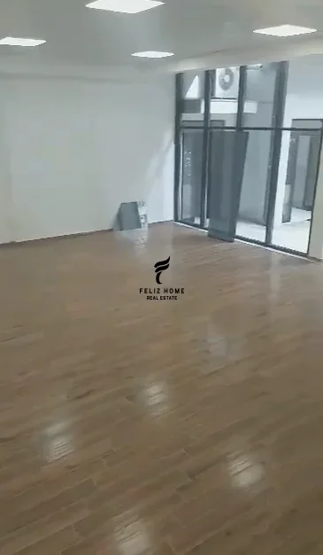 Tirane, jepet me qera dyqan Kati 0, 70 m² 850 € (BRRYLI)