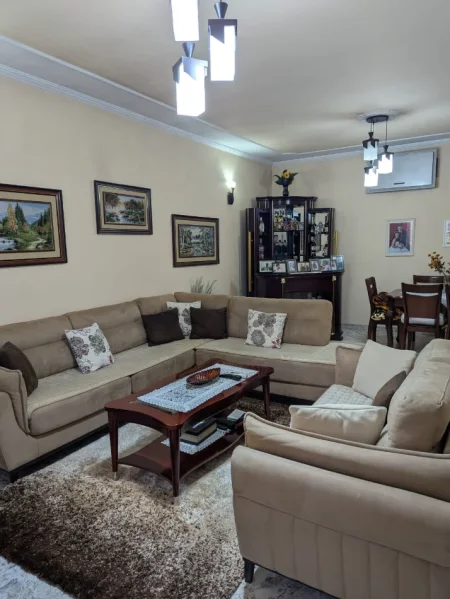 Tirane, shitet Vile 3 Katshe Kati 3, 540 m² 520.000 € 