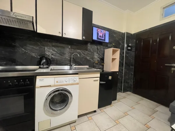 Tirane, jepet me qera apartament 1+1 Kati 2, 64 m² 420 € (concod center)