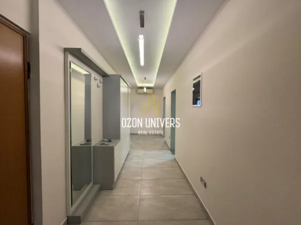 Tirane, jepet me qera apartament 2+1+Ballkon Kati 7, 127 m² 1.000 € (Komuna e Parisit)