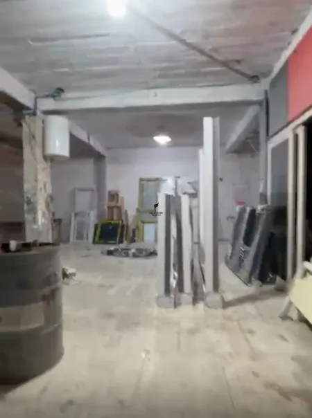 Tirane, jepet me qera magazine Kati 0, 72 m² 500 € (YZBERISHT)