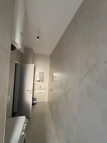 Tirane, jepet me qera apartament 1+1 Kati 2,