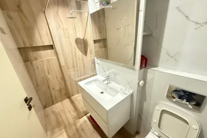 Tirane, jepet me qera apartament 2+1 Kati 3, 86 m² 750 € (Rruga Qemal Stafa)