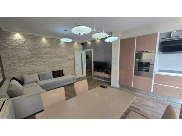 Tirane, shitet apartament 2+1 Kati 5, 126 m² 230.000 € (Blloku i Vilave Selitë)
