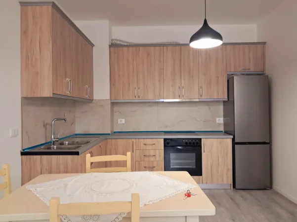 Tirane, jepet me qera apartament 2+1 Kati 8, 100 m² 700 € (Ish Dogana)