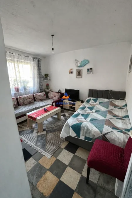 Tirane, shitet garsonier 1+1 Kati 0, 65 m² 115.000 €