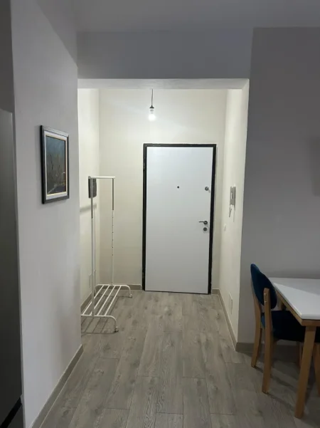 Tirane, jepet me qera apartament 1+1 Kati 3, 67 m² 600 € (Xhamlliku)