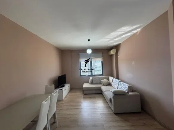 Tirane, jepet me qera apartament 1+1 Kati 4, 70 m² 500 € (STACIONI I TRENIT)