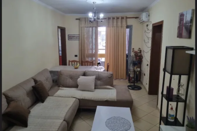 Tirane, jepet me qera apartament 2+1 Kati 2, 80 m² 600 € (PALLATI ME SHIGJETA)