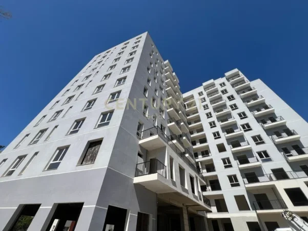 Tirane, shitet apartament 1+1+Ballkon Kati 3, 74 m² 126.000 € (qsut prane spital amerikan 2)