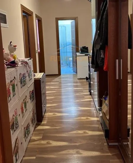 Tirane, jepet me qera apartament 2+1 Kati 6, 97 m² 550 € (Yzberisht)