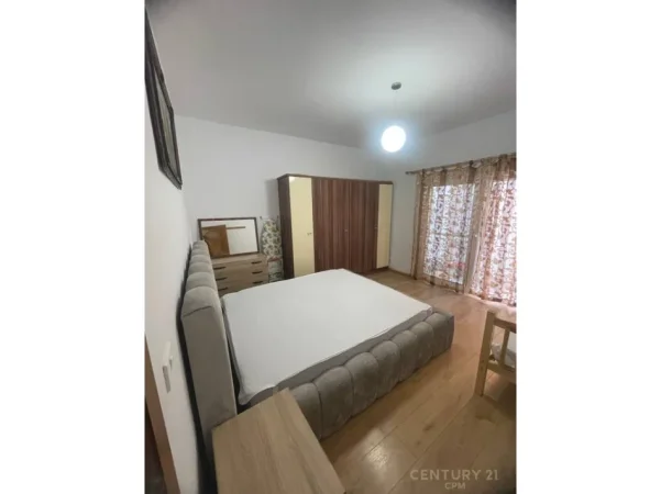 Tirane, jepet me qera apartament 1+1 Kati 1, 48 m² 600 € (pazari i ri)
