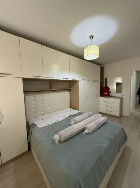 Tirane, jepet me qera apartament 2+1 Kati 4, 550 m² 550 € (Jordan Misja)