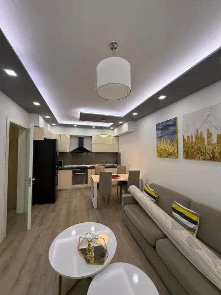 Tirane, jepet me qera apartament 2+1 Kati 4, 550 m² 550 € (Jordan Misja)