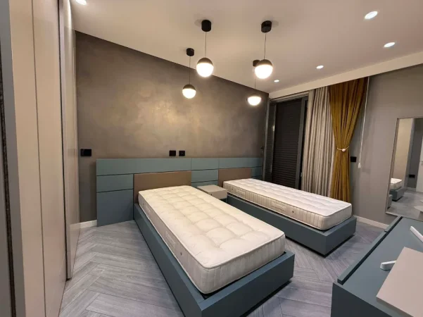 Tirane, shitet apartament 2+1 Kati 4, 104 m² 300.000 € (FIORI DI BOSKO)