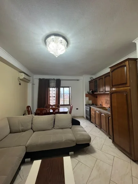 Tirane, jepet me qera apartament 2+1 Kati 4, 85 m² 450 € 
