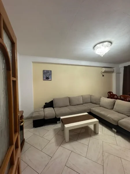 Tirane, jepet me qera apartament 2+1 Kati 4, 85 m² 450 € 