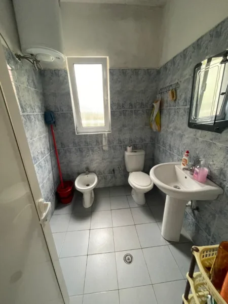Shtëpi private në shitje me mundësi ndërtimi deri në 4 kate!!