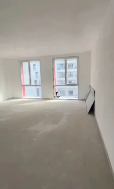 Shqiperi, jepet me qera zyre Kati 5, 148 m² 900 € (RRUGA E DIBRES)