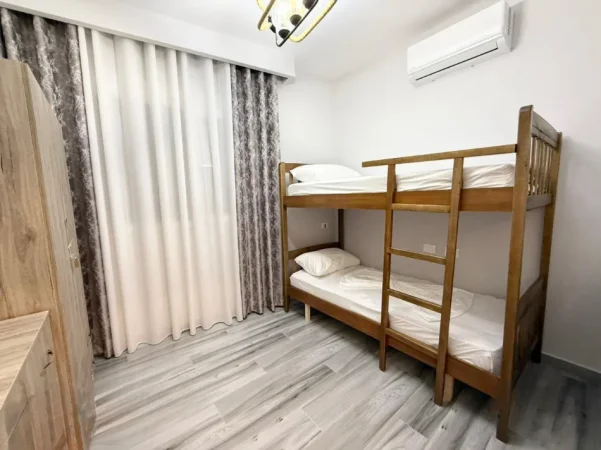 Tirane, jepet me qera apartament 2+1 Kati 4, 90 m² 550 € (Fresku)