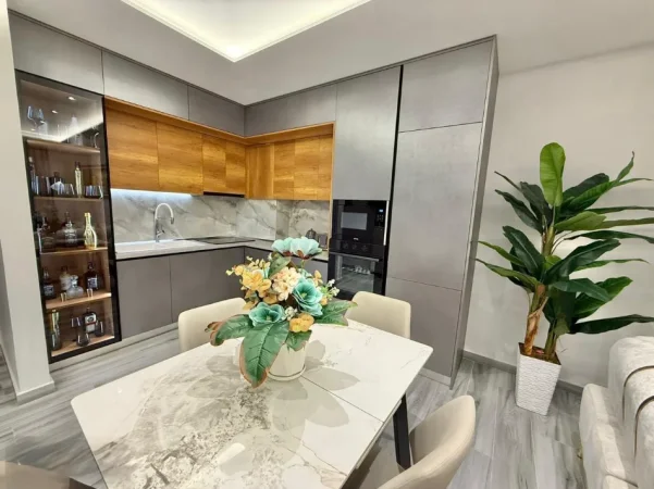 Tirane, jepet me qera apartament 2+1 Kati 4, 90 m² 550 € (Fresku)