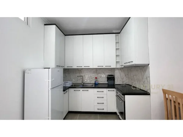 Tirane, jepet me qera apartament 2+1 Kati 5, 70 m² 450 € (5 maji)
