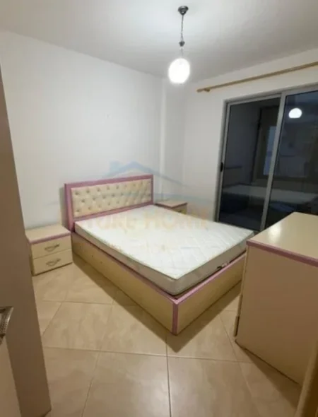 Tirane, jepet me qera apartament 1+1 Kati 3, 55 m² 400 € (Unaza e re)