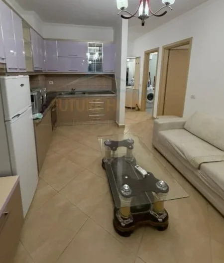 Tirane, jepet me qera apartament 1+1 Kati 3, 55 m² 400 € (Unaza e re)