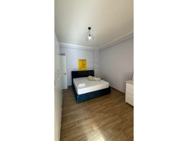 Tirane, jepet me qera apartament 2+1 Kati 5, 105 m² 550 € (Unaza e Re)