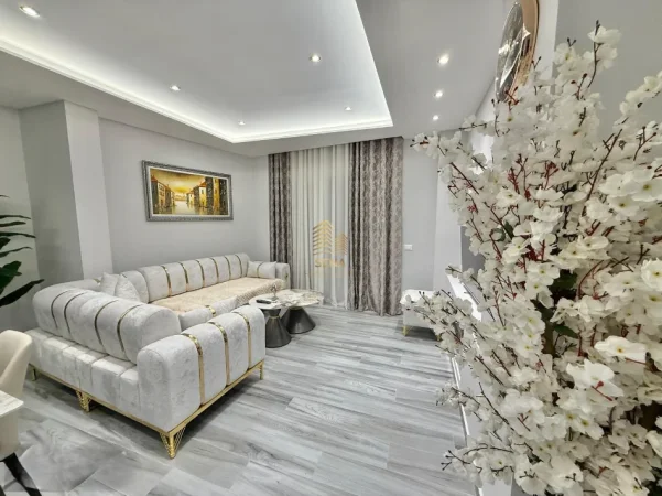 Tirane, jepet me qera apartament 2+1+Ballkon , 90 m² 550 € 